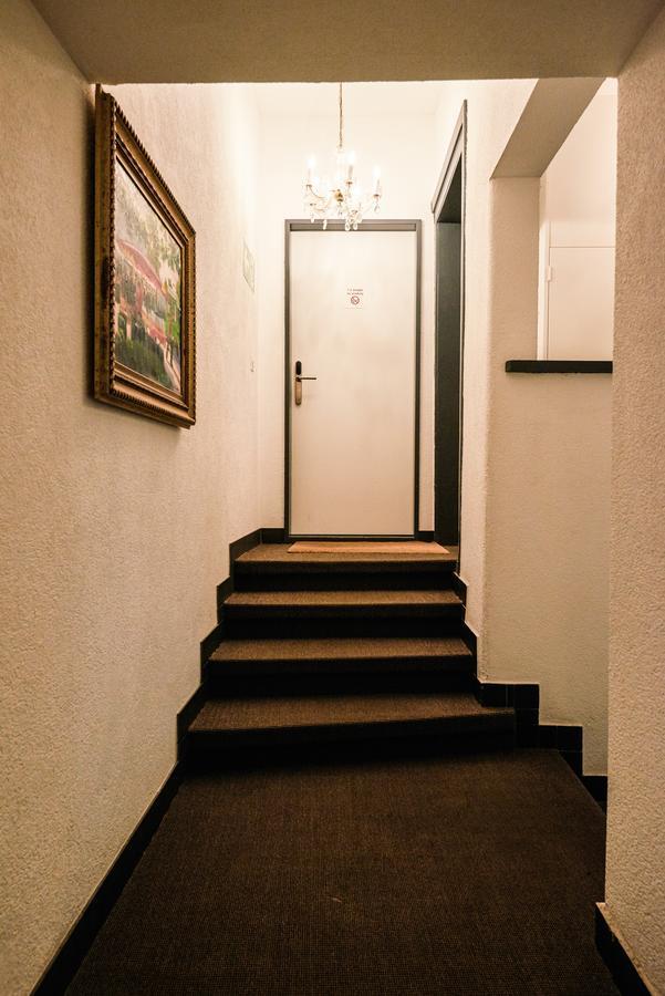 Aparthotel Hine Adon Fribourg Bagian luar foto