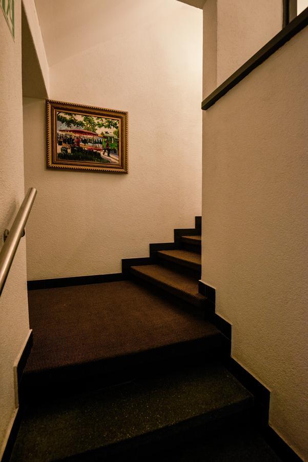 Aparthotel Hine Adon Fribourg Bagian luar foto