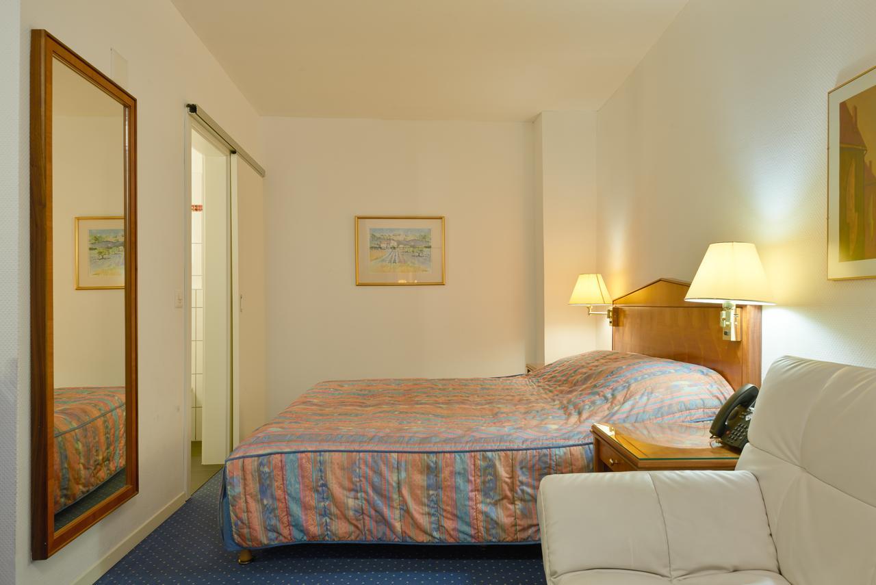 Aparthotel Hine Adon Fribourg Bagian luar foto
