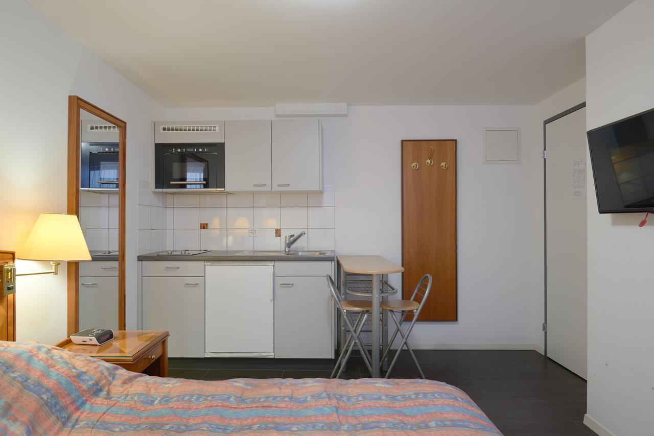 Aparthotel Hine Adon Fribourg Bagian luar foto