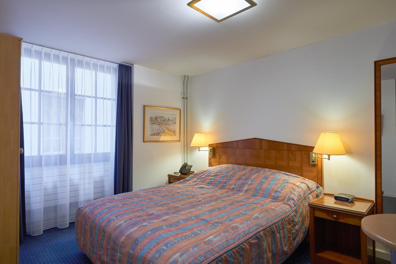 Aparthotel Hine Adon Fribourg Bagian luar foto