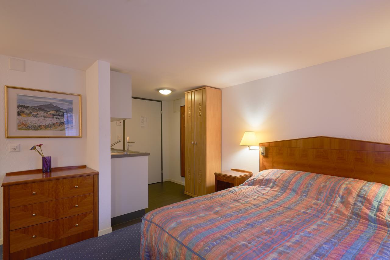 Aparthotel Hine Adon Fribourg Bagian luar foto