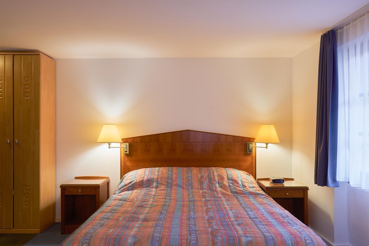 Aparthotel Hine Adon Fribourg Bagian luar foto