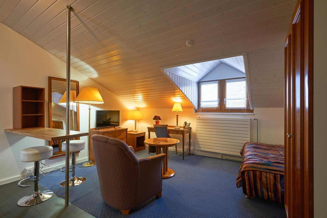 Aparthotel Hine Adon Fribourg Bagian luar foto