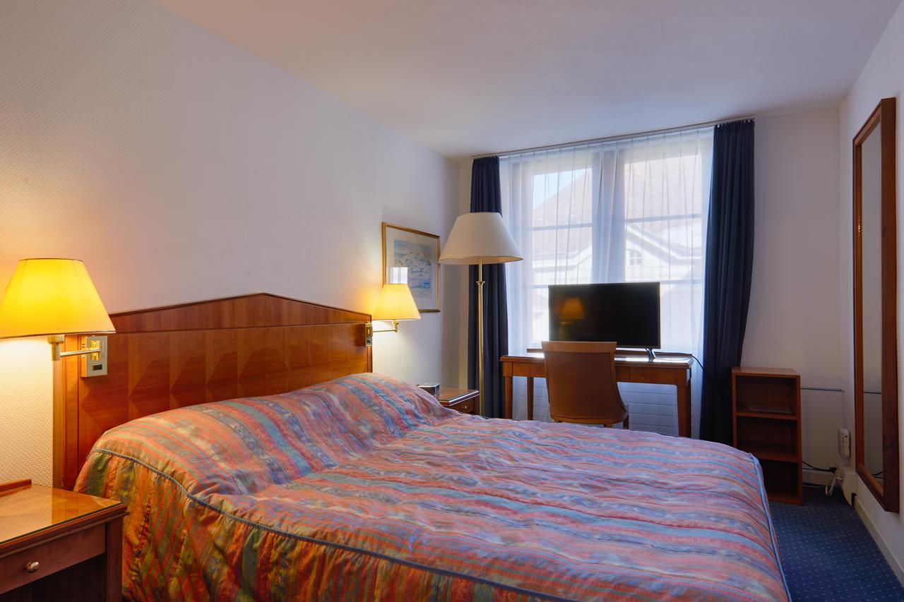 Aparthotel Hine Adon Fribourg Bagian luar foto